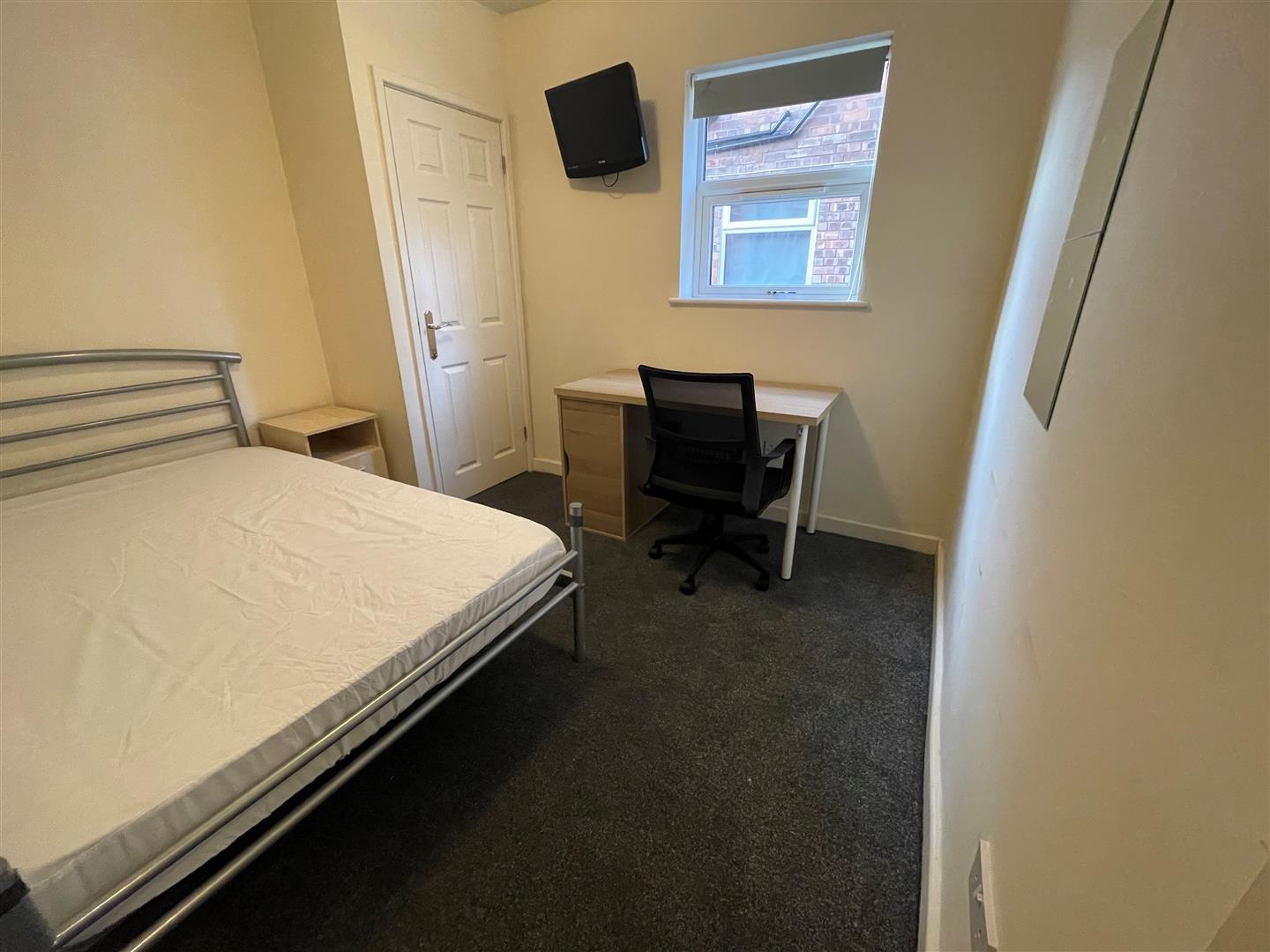 Room 2..jpg