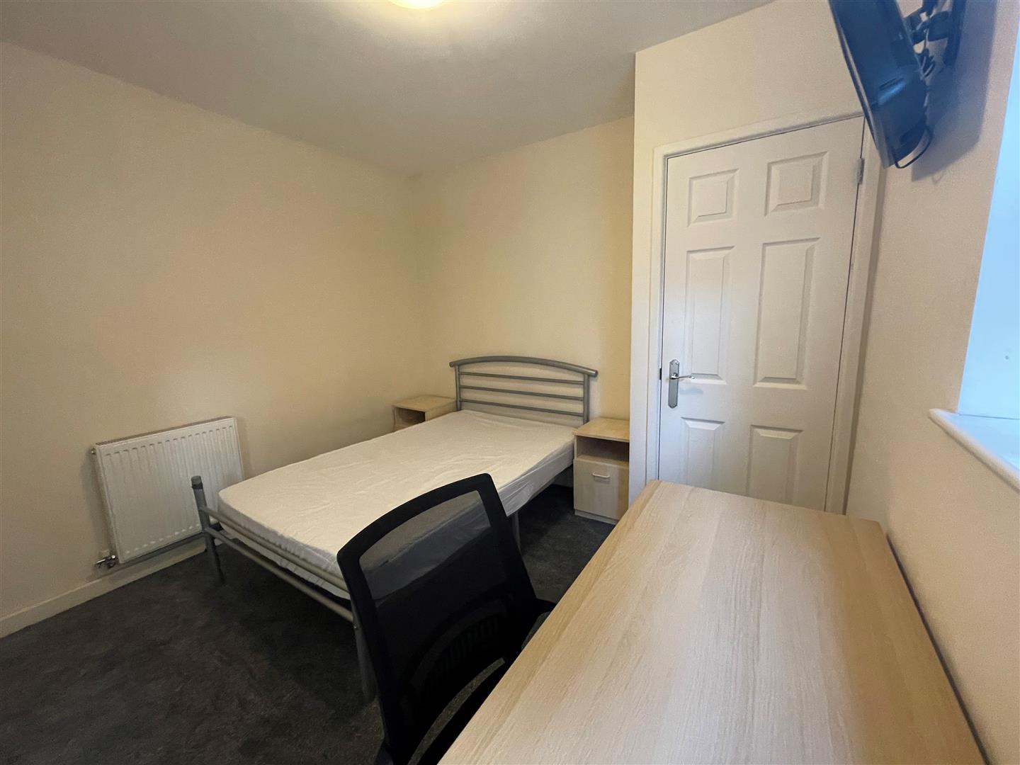 Room 2.jpg