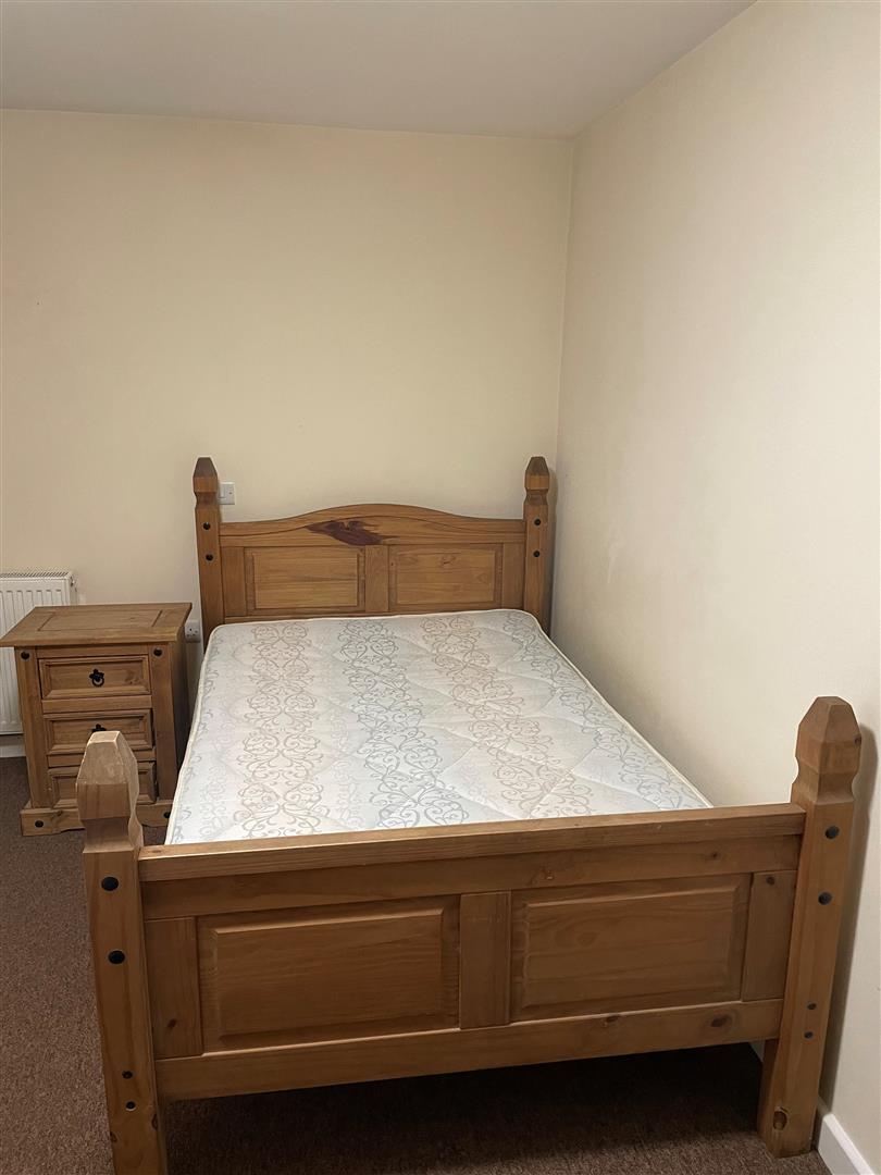 Bedroom 6.jpg